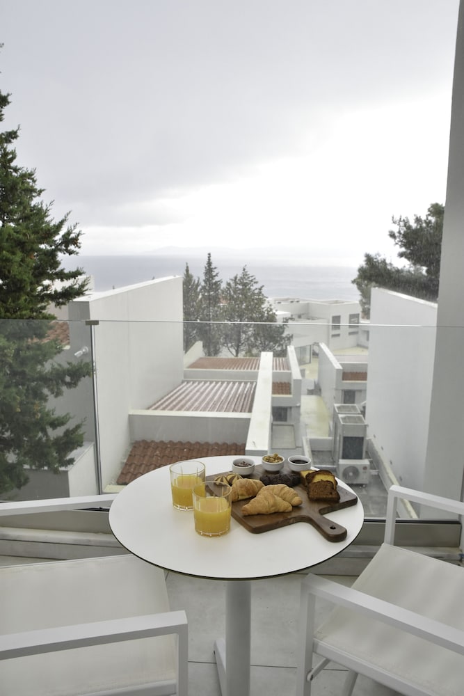 Premium Double or Twin Room - Photo 4