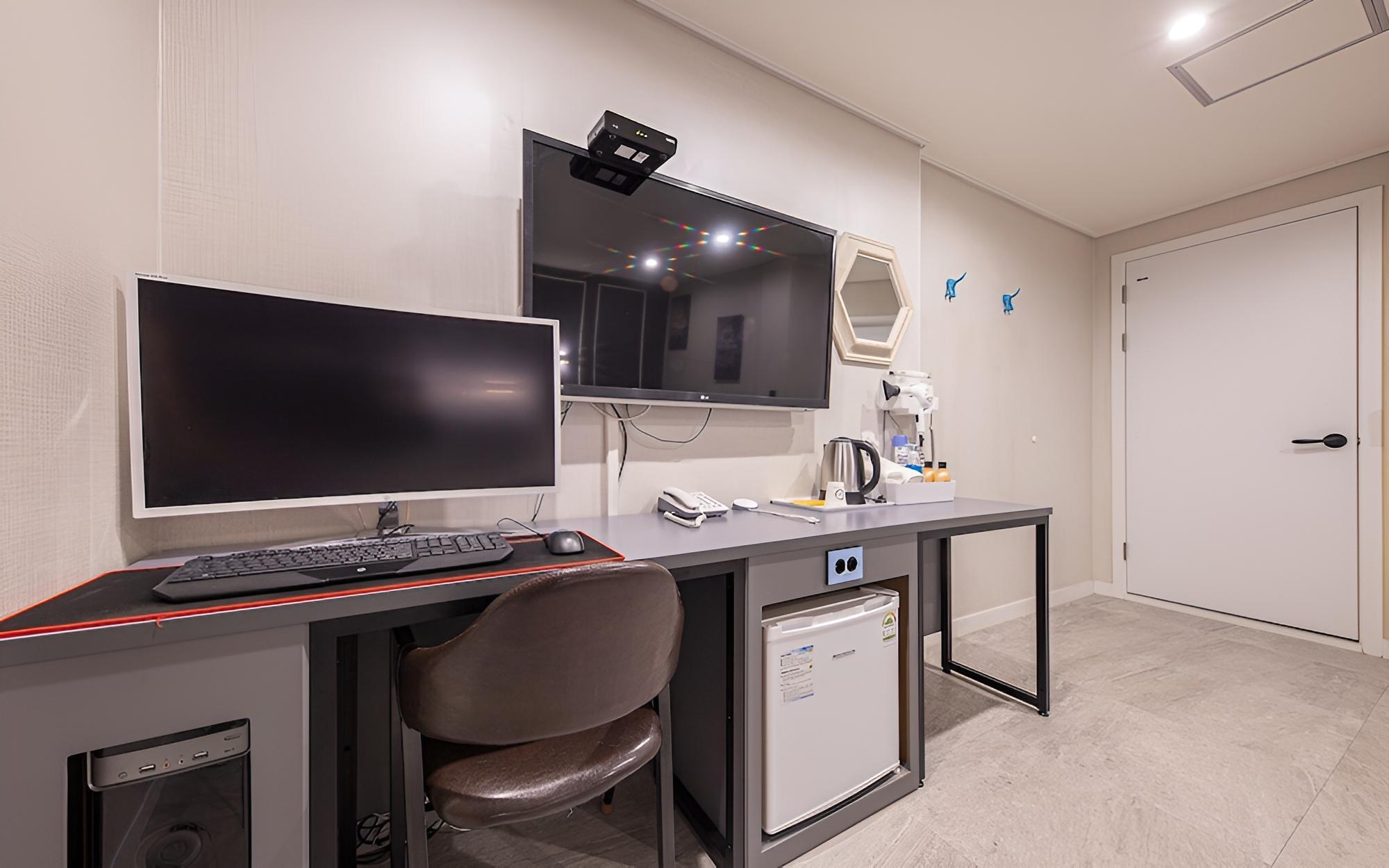 Room (Standard Room B) - Photo 5