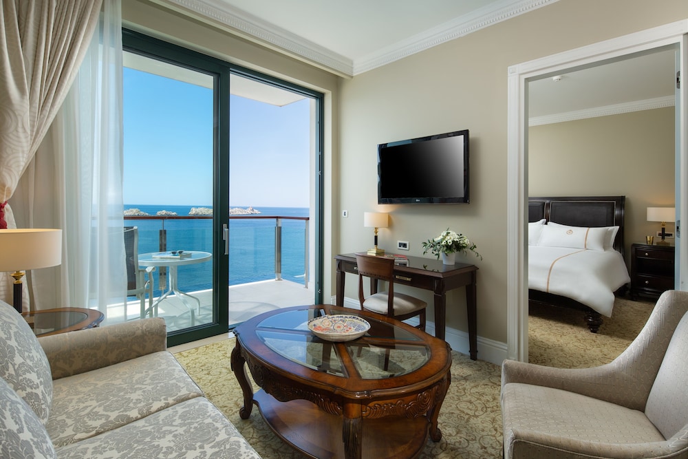 Executive Suite, 1 King Bed with Sofa bed, Sea View