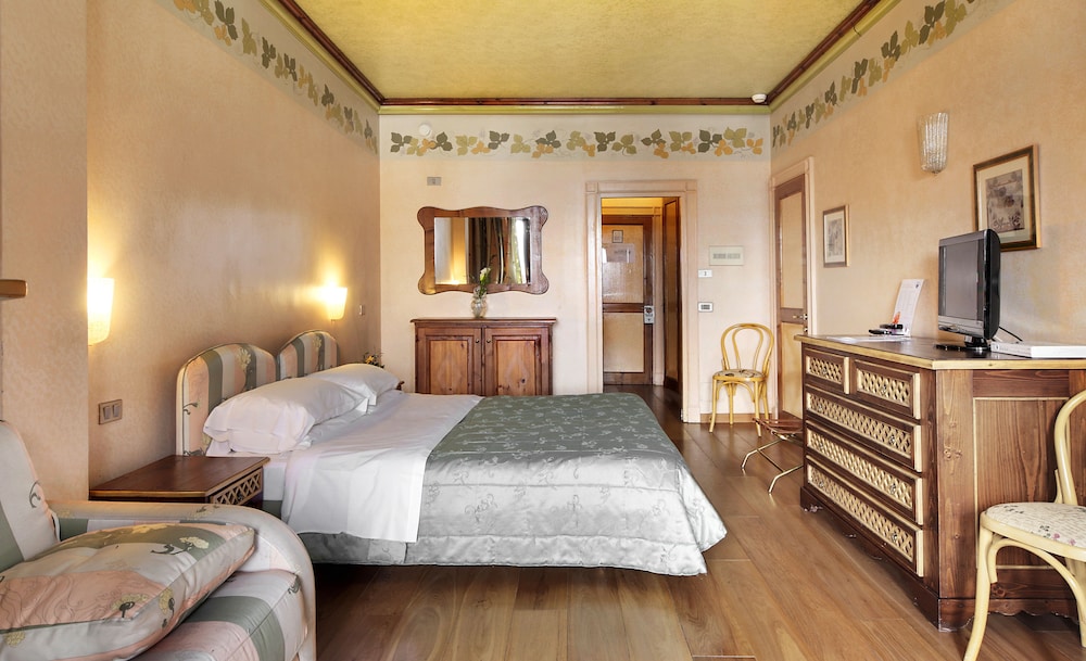 Standard Room photo 2