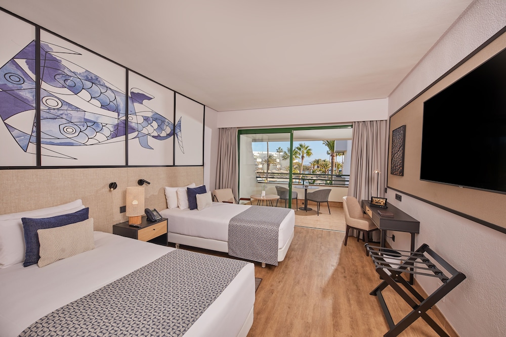 Double Room, Terrace, Pool View (Preferred Club) - Photo 2