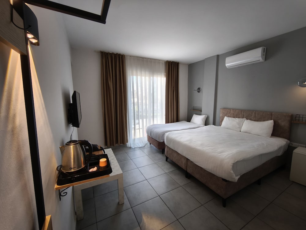 Standard Triple Room (without balcony) - Photo 6