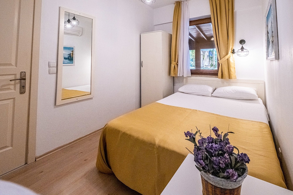 Standard Double Room photo 2