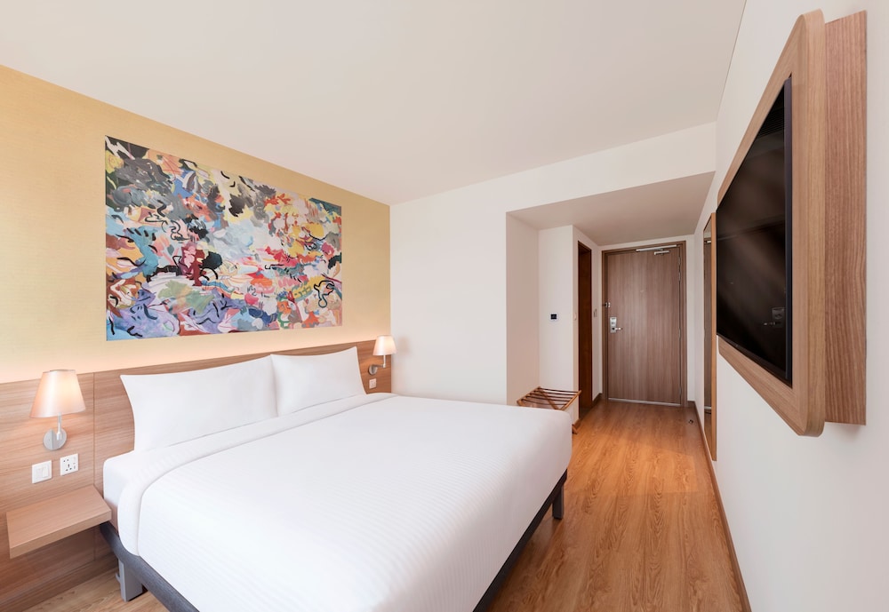 Superior Room, 1 Queen Bed (with Extra Benefits)