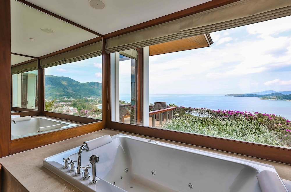 Luxury Villa photo 2
