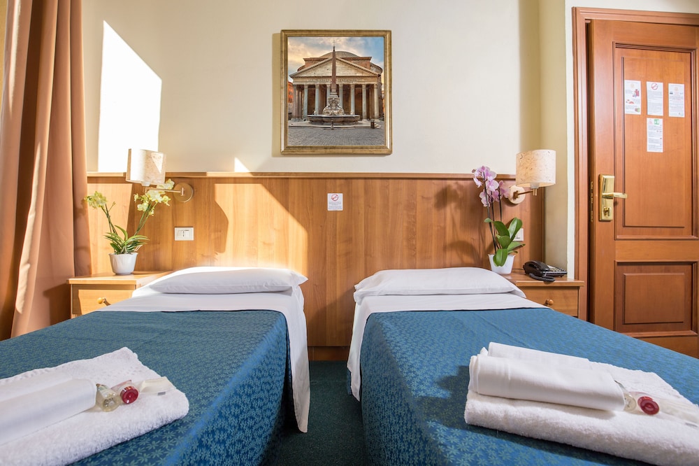 Superior Double or Twin Room photo 3