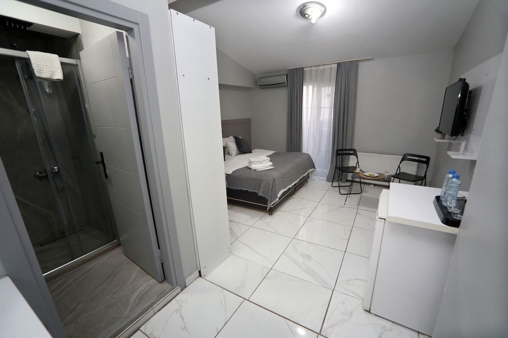 Standard Room photo 2