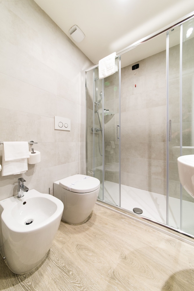Standard Double or Twin Room photo 3