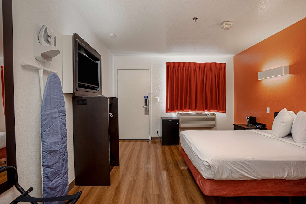 Premium Room, 1 Double Bed, Non Smoking photo 3