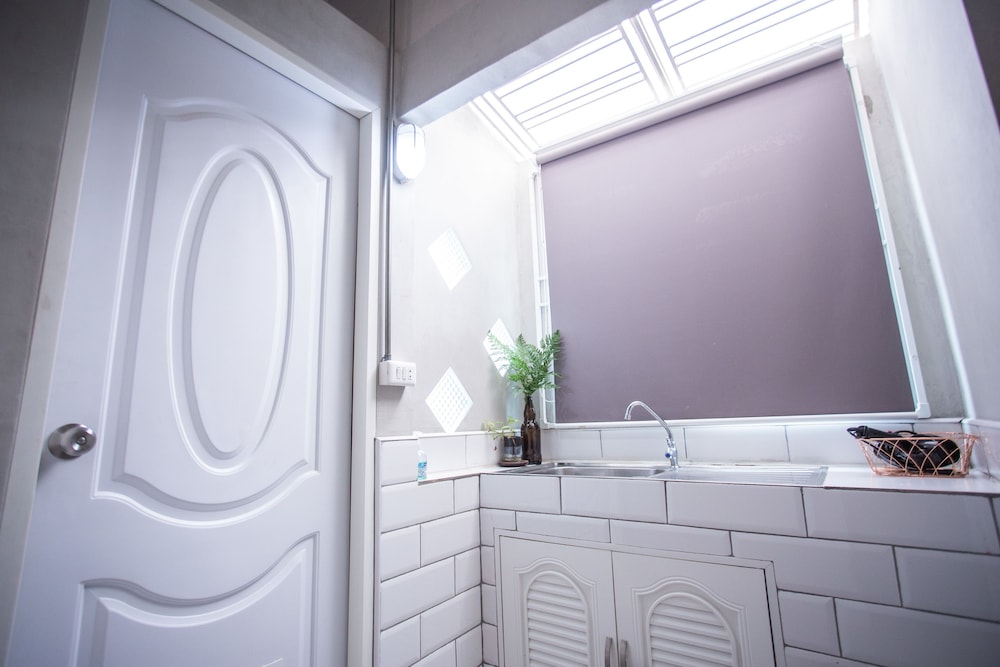 Basic Single Room, 1 Bedroom, Accessible, Non Smoking photo 2