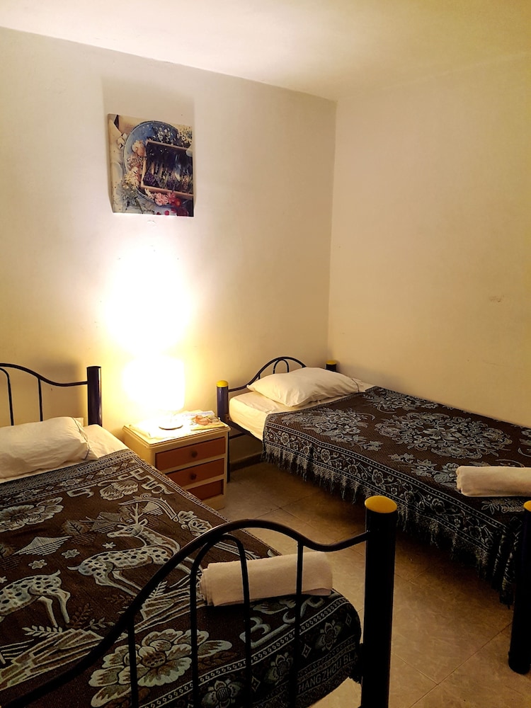 Standard Shared Dormitory, Shared Bathroom