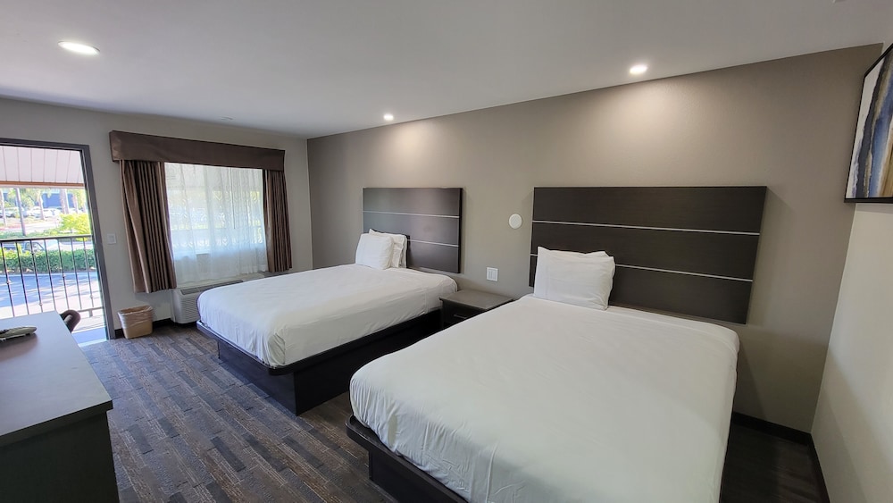 Room, 2 Queen Beds, Non Smoking photo 2