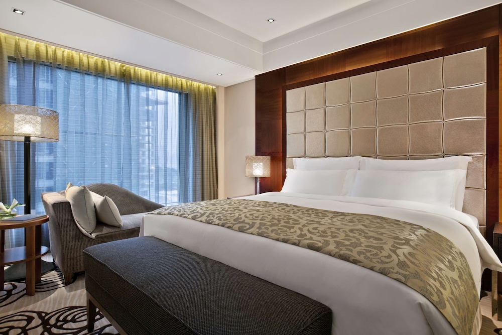 Deluxe Room, 1 King Bed, River View
