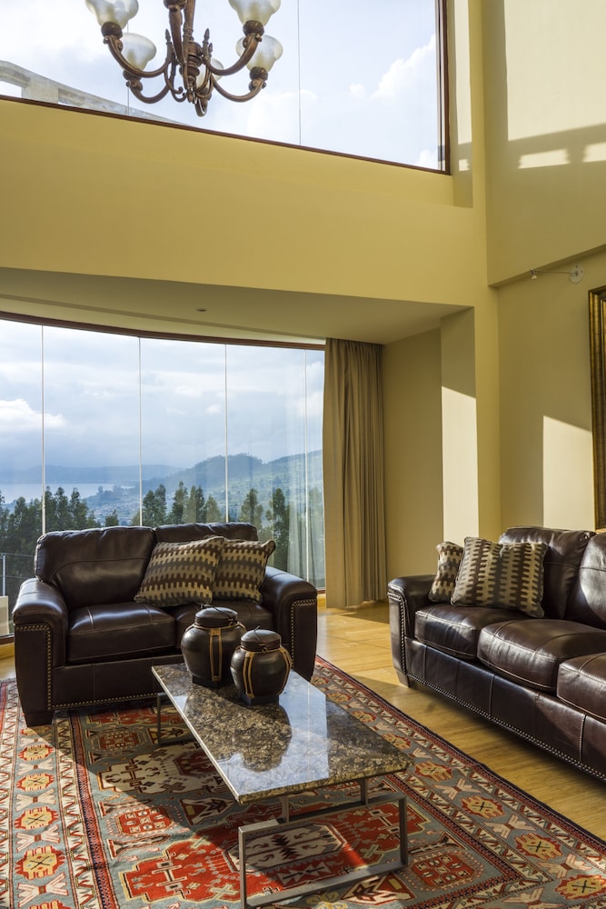 Superior King Suite