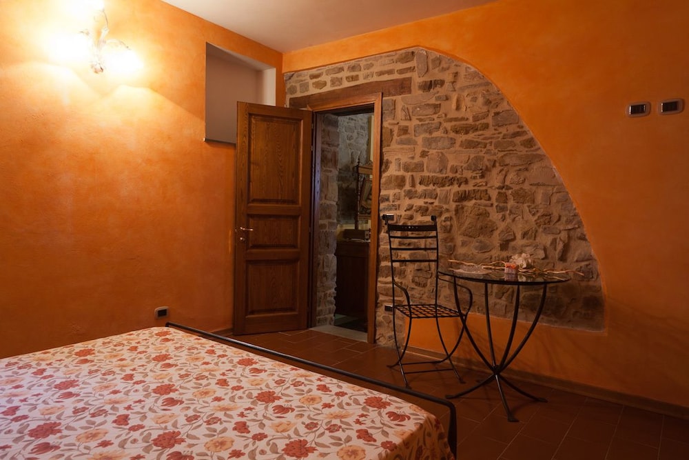 Apartment, 2 Bedrooms, Ground Floor photo 2