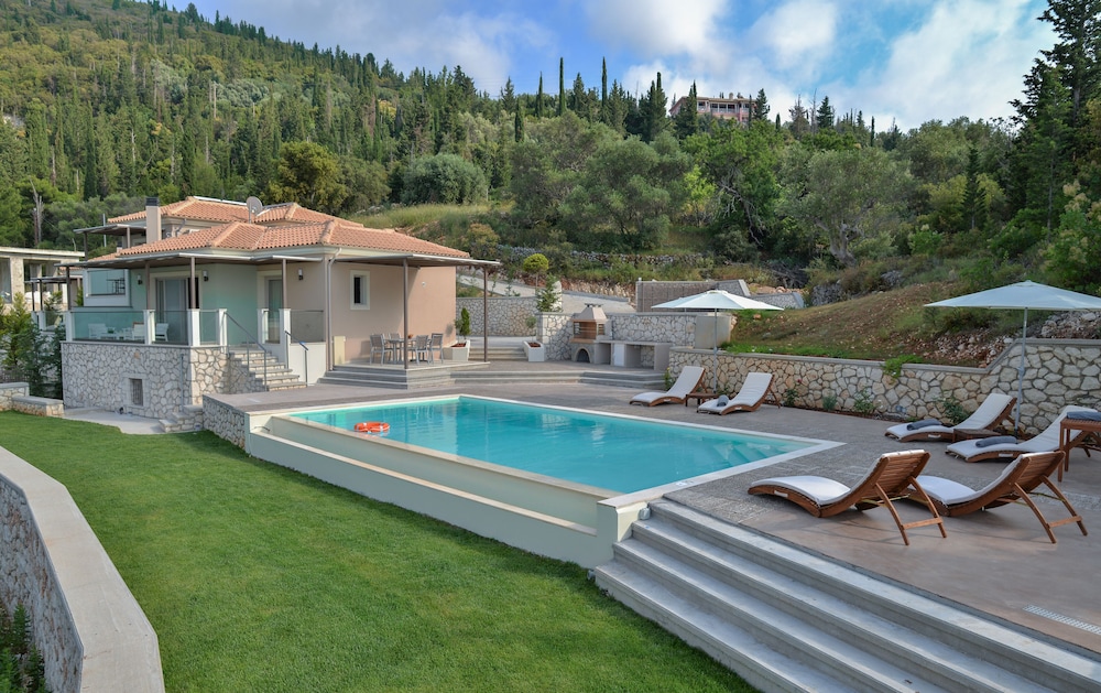 Luxury Villa (Liria)