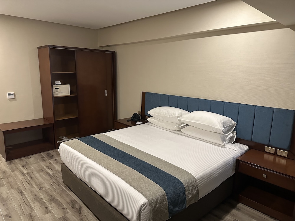 Superior Room City View - Photo 5