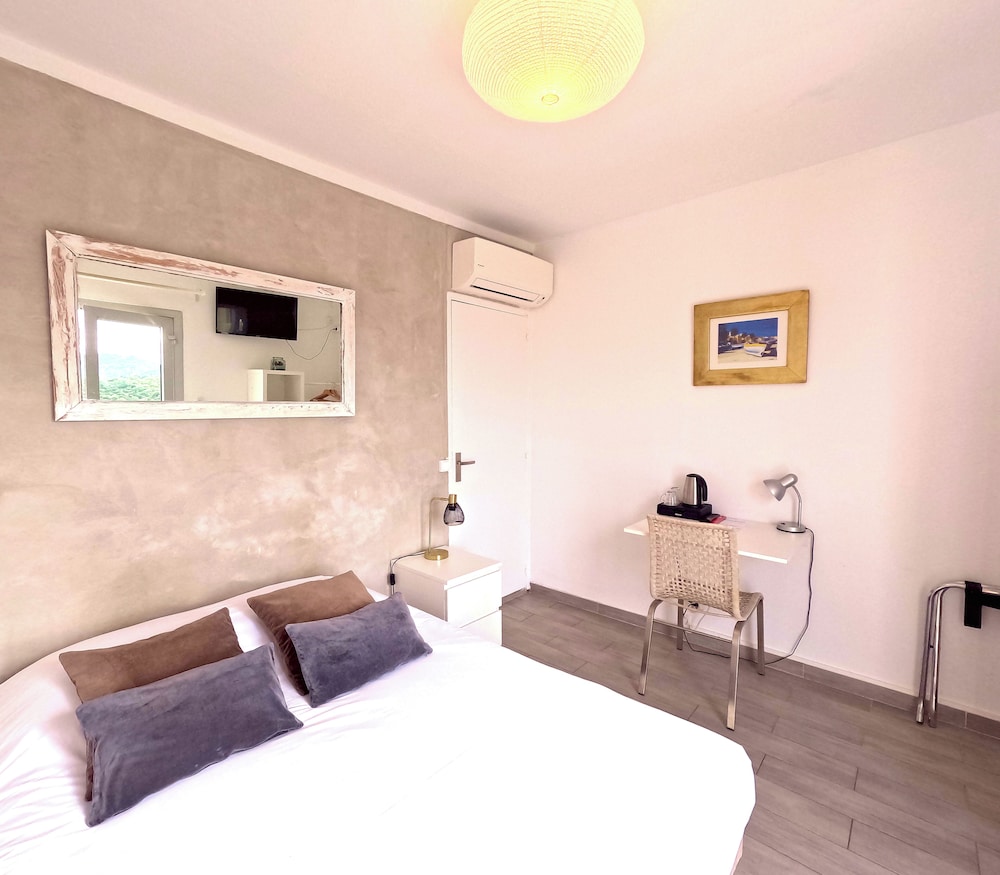 Standard Double Room, Sea View - Photo 5