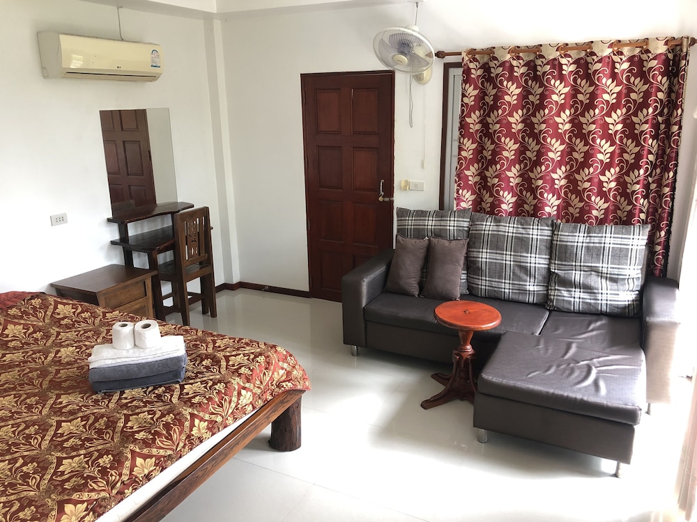 Deluxe Ocean View Double Room 11