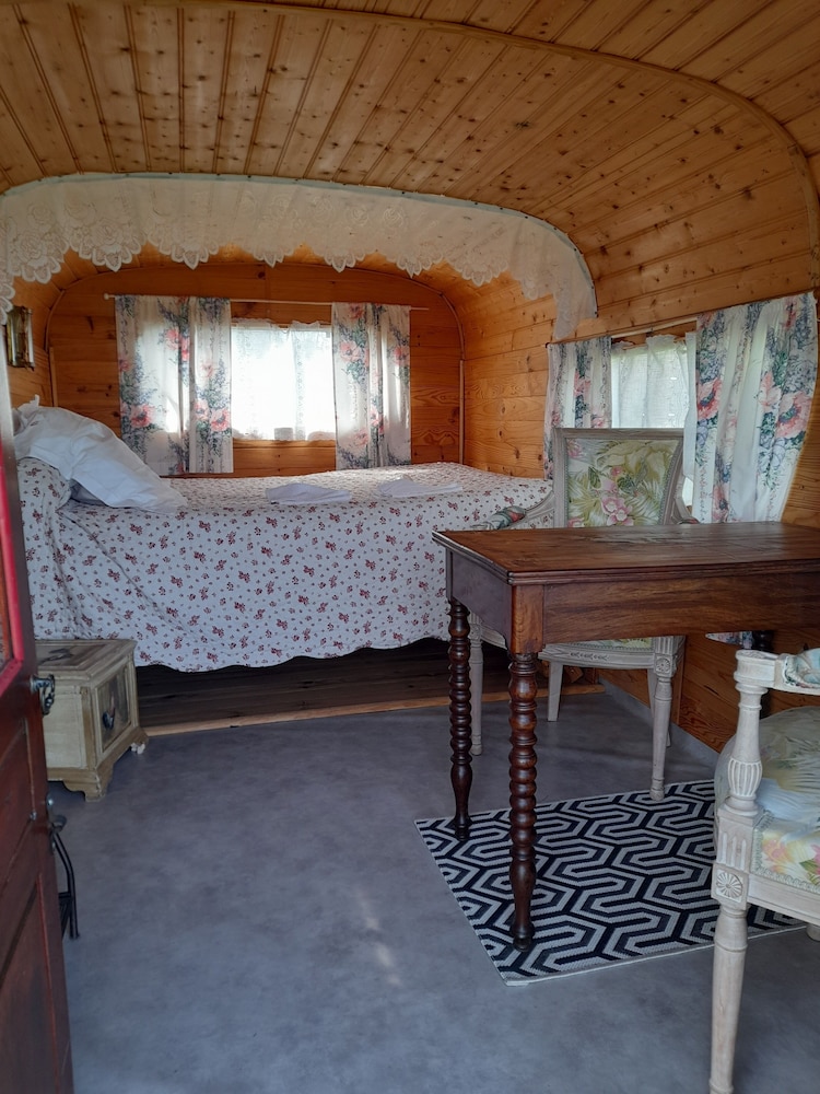 Cabin photo 2