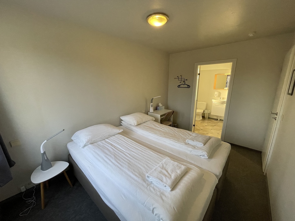 Standard Double or Twin Room, Private Bathroom photo 2