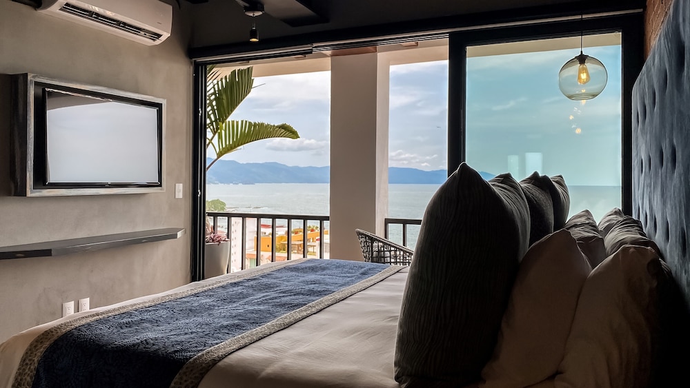 3 Bed 3 Bath Supreme Penthouse