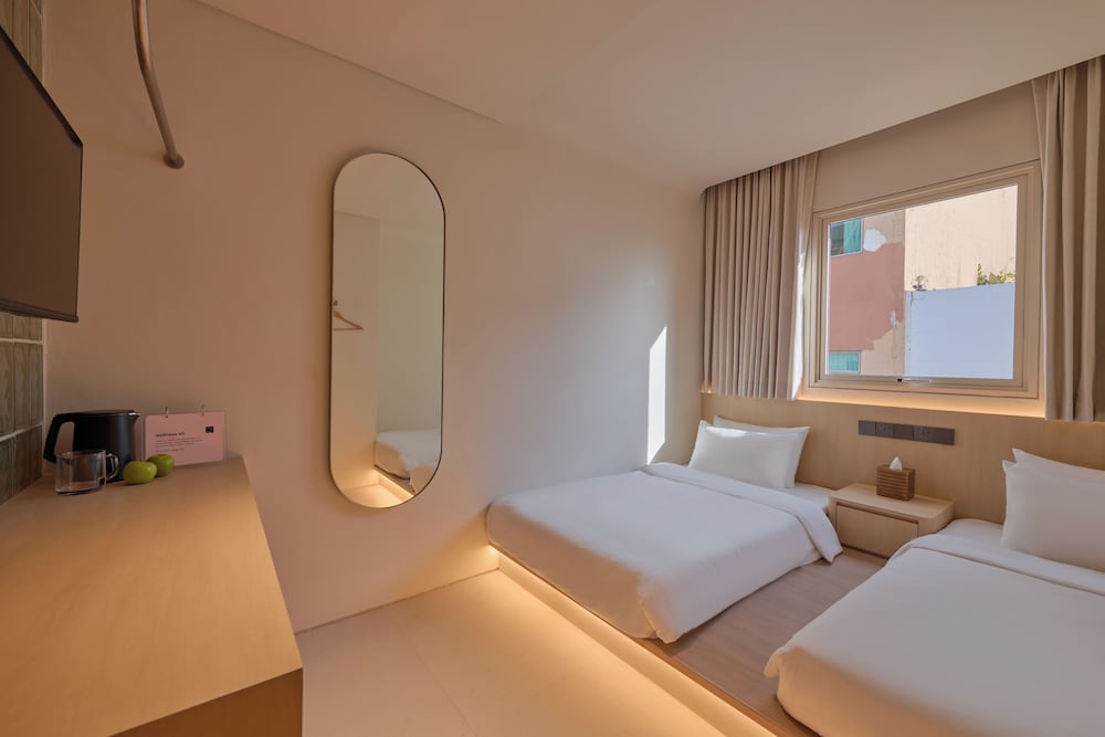 Twin Room, Non Smoking, City View photo 1