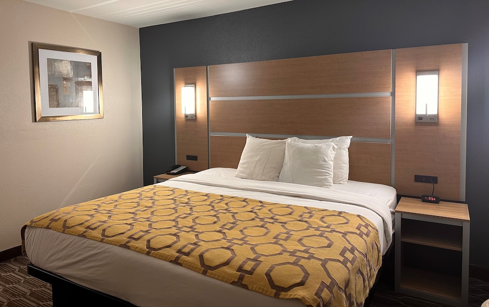 Room, 1 King Bed - Photo 3