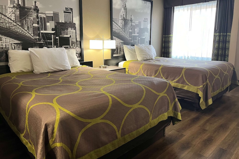 Room, 2 Queen Beds, Smoking - Photo 1