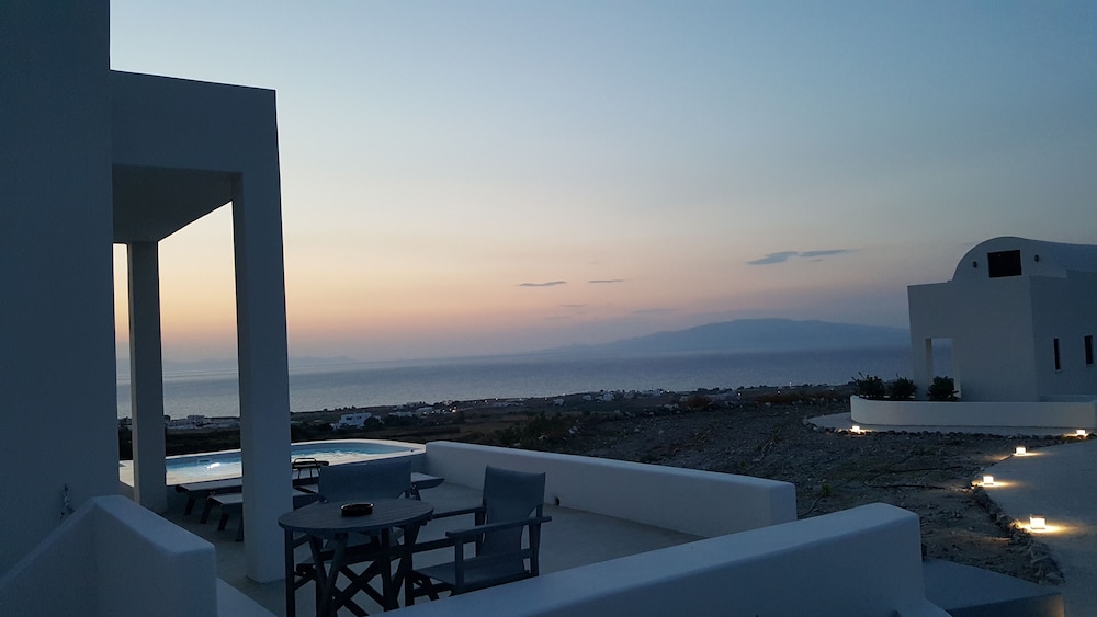 Superior Suite Two Bedrooms Sea View with Plunge Pool - Photo 3