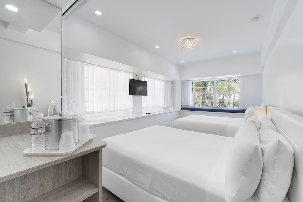 Ocean Corner Suite 2 Queen Beds
