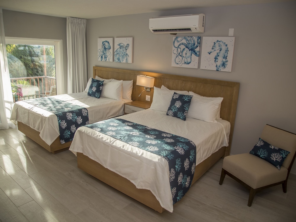 Junior Suite, 2 Queen Beds, Garden View