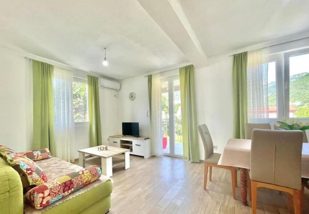 Classic Apartment photo 3