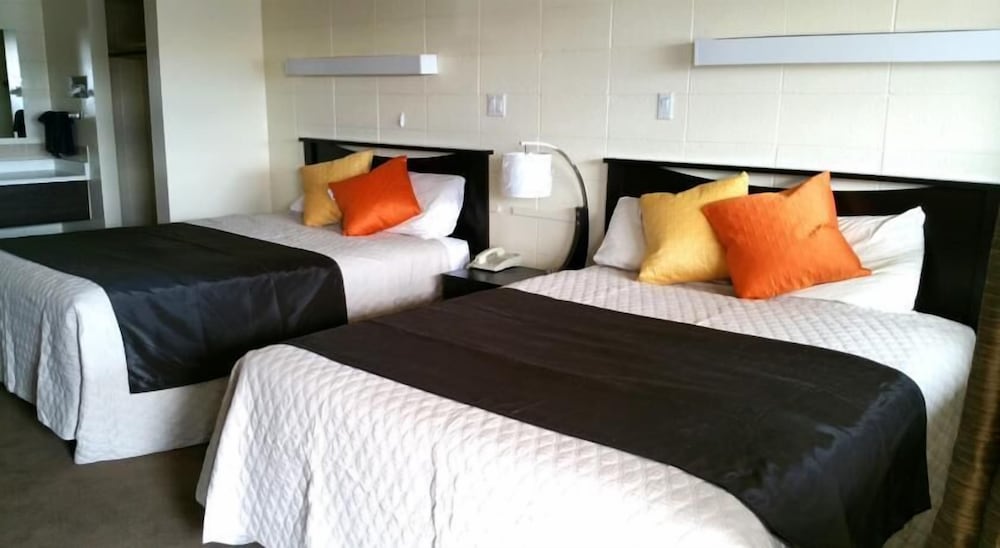 Deluxe Room, 2 Queen Beds photo 1