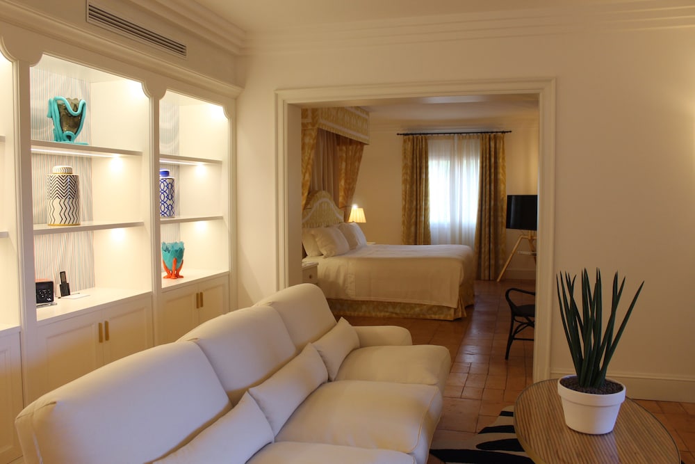 Iconic Suite