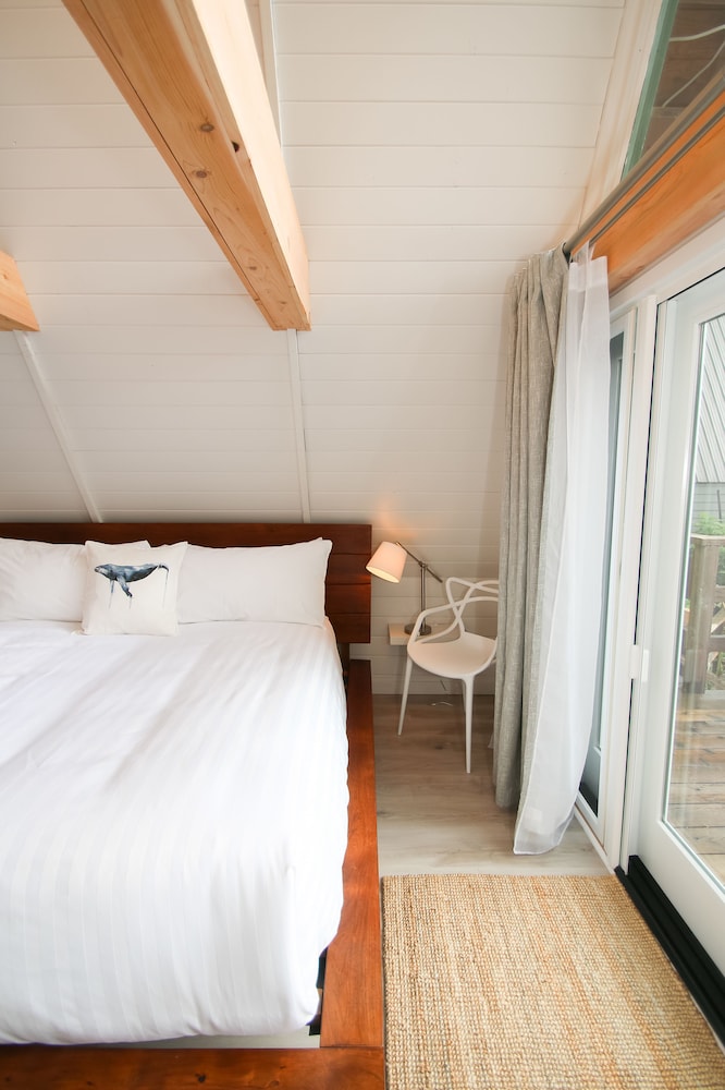 Premier Cabin, Multiple Beds, Oceanfront photo 3