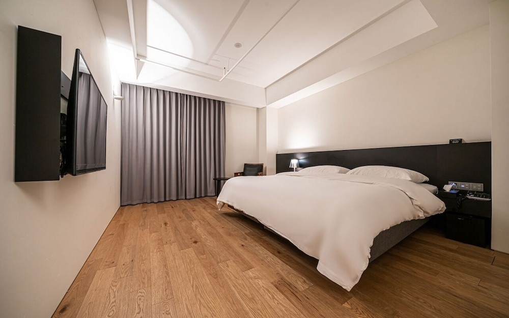 Semi Suite photo 1