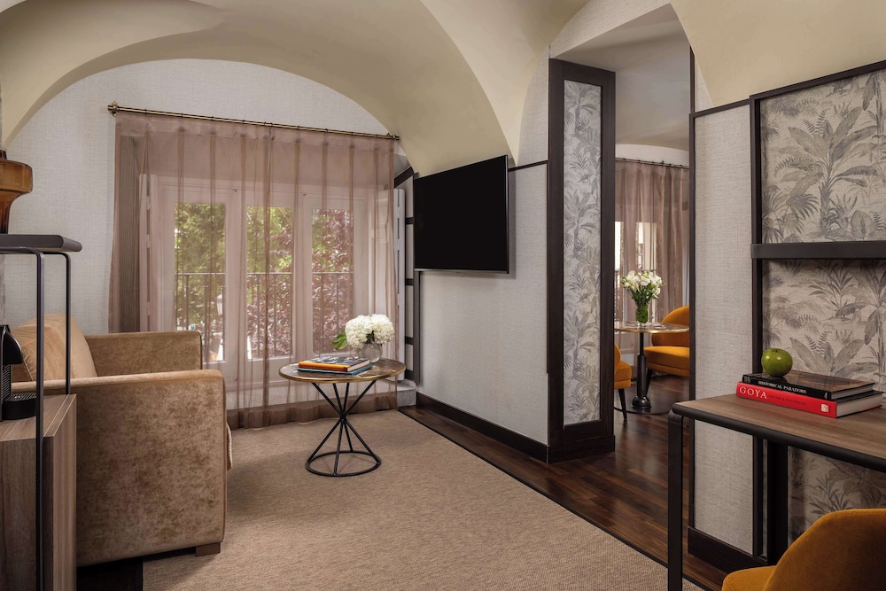 Junior Suite (Extra Bed 3 Ad with View)