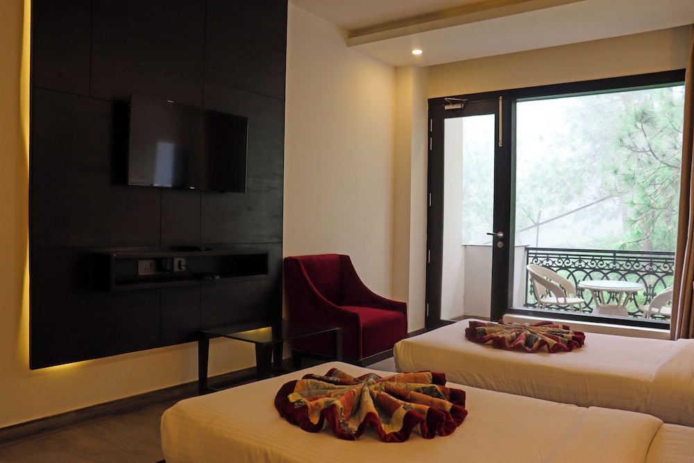 Classic Double or Twin Room, 1 Double Bed - Photo 6