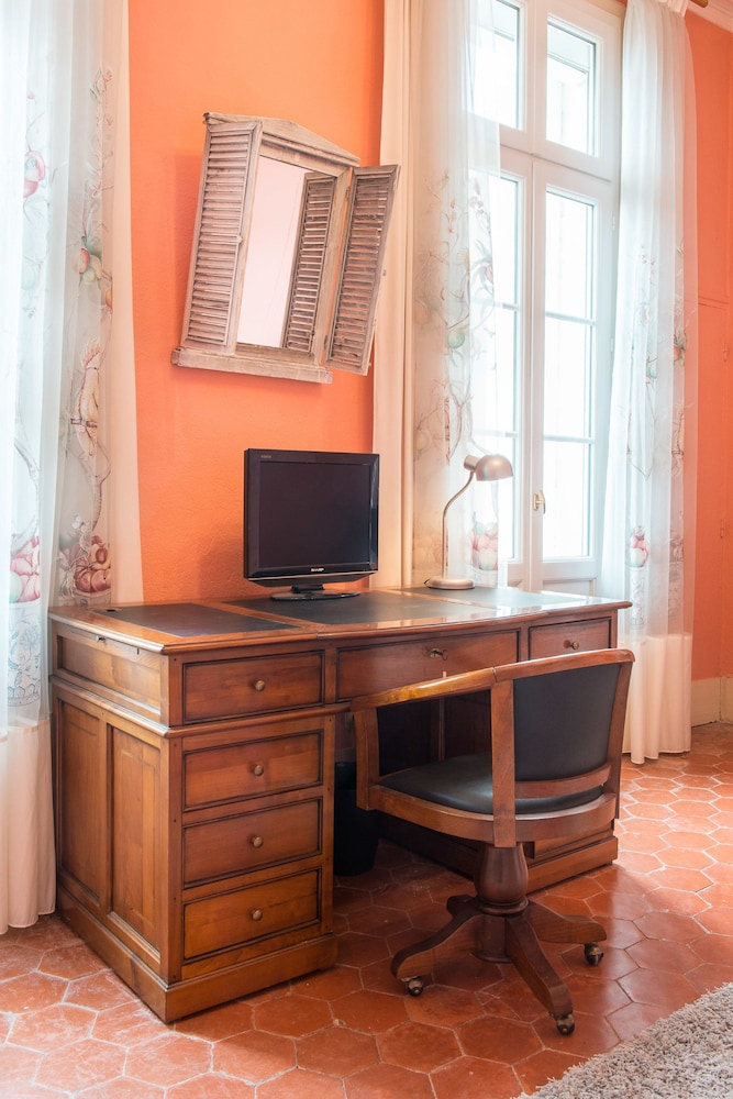 Traditional Double Room, Bathtub, Sea View photo 3