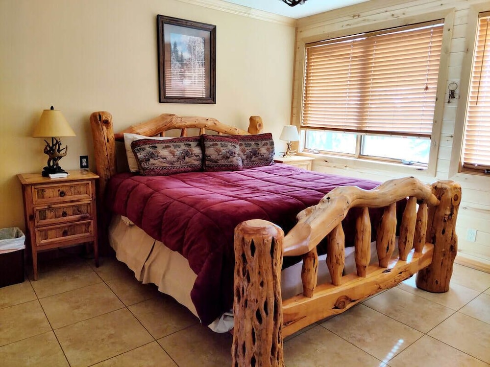 Premium House, 1 King Bed, Shared Bathroom, Mountain View photo 1