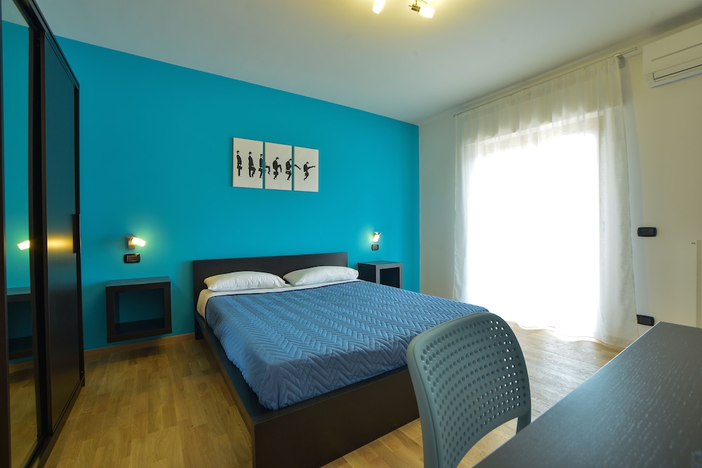 Deluxe Double Room (Movie Room)