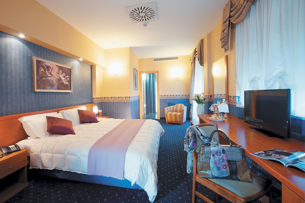 Superior Double Room Single Use photo 2