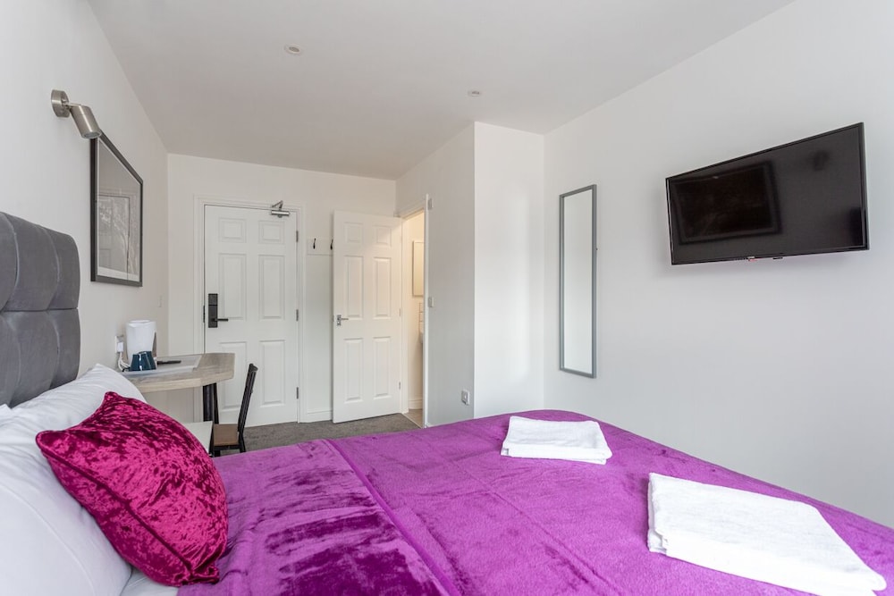 Standard Double Room, 1 Double Bed, Non Smoking, Ensuite - Photo 6
