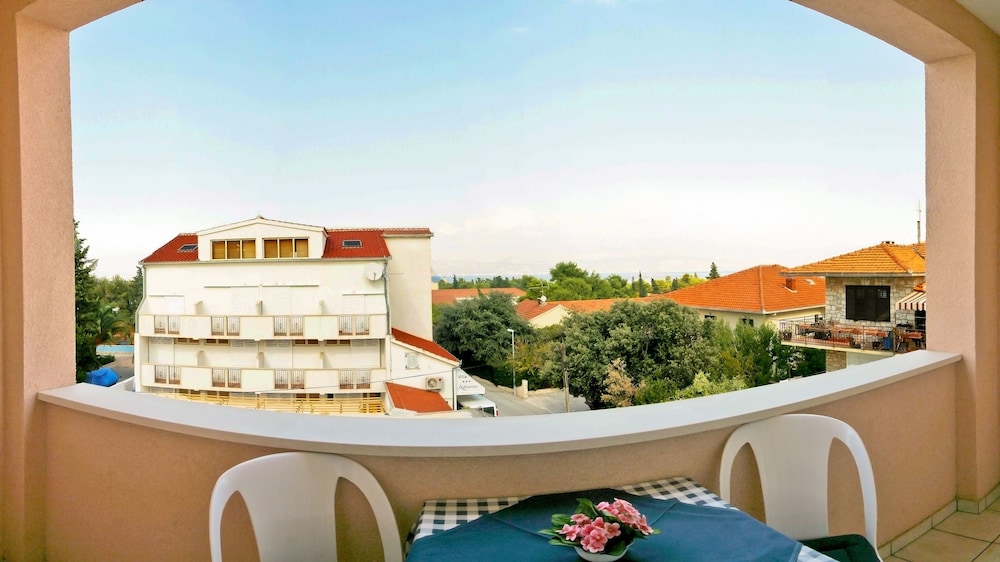Studio, 1 Double Bed, Balcony, Sea View photo 3