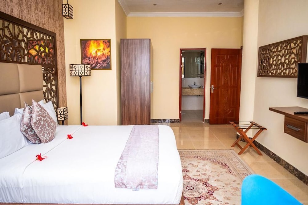 Suite, 1 Bedroom, Kitchenette, City View photo 2