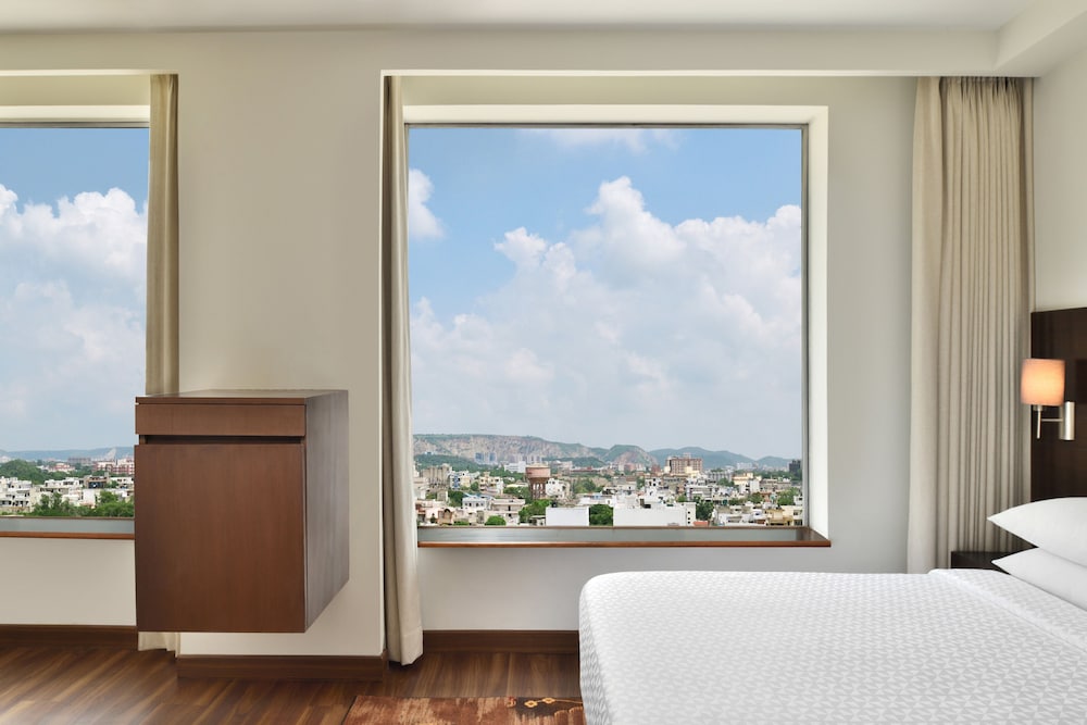 Deluxe Suite, 1 Bedroom - Photo 1