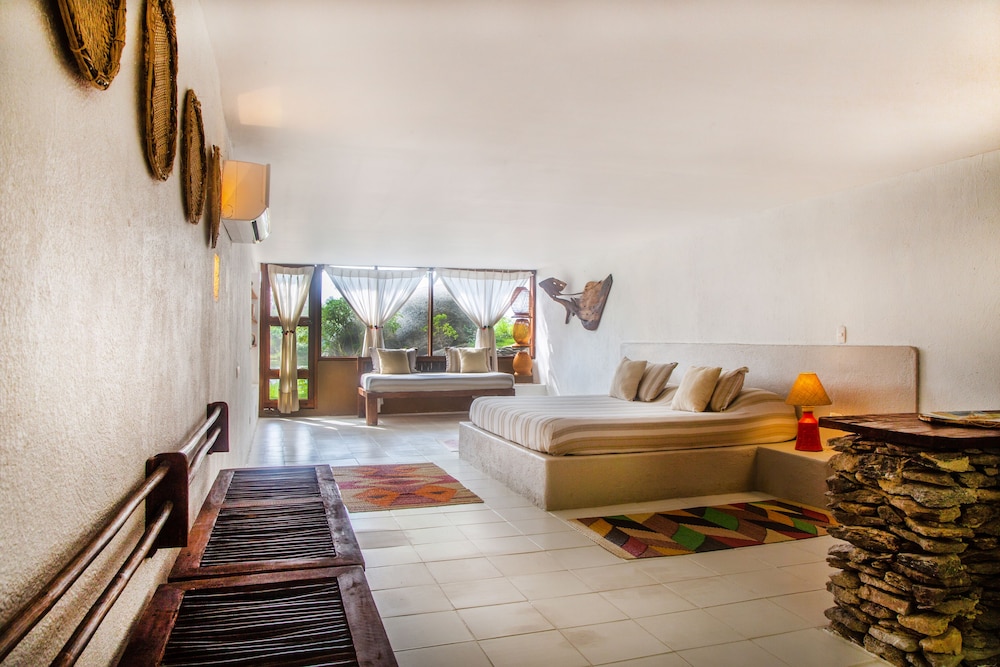 Suite, Pool View, Poolside photo 3