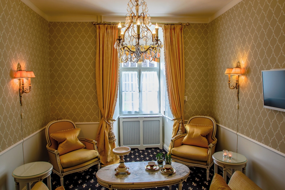 Royal Suite photo 2