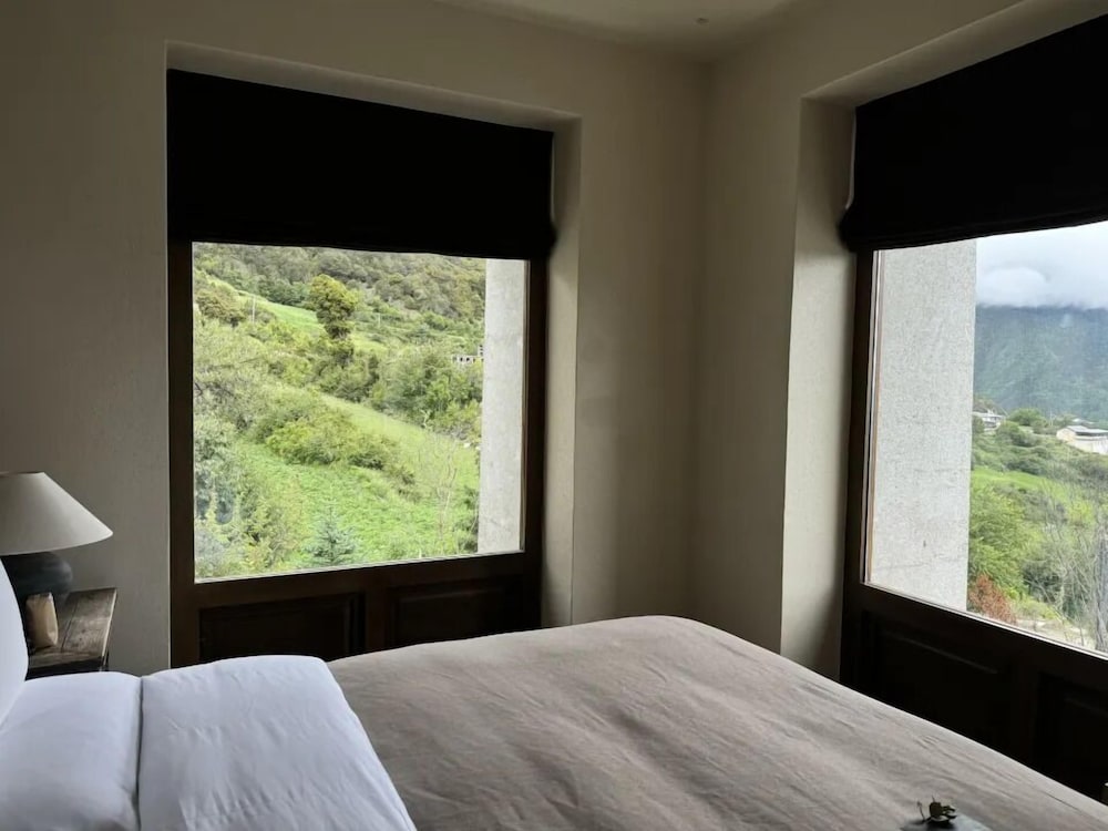 Comfort Room, 1 Queen Bed, Non Smoking photo 1